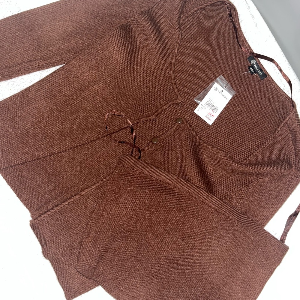 Versona Size Small - Picture 2 of 3